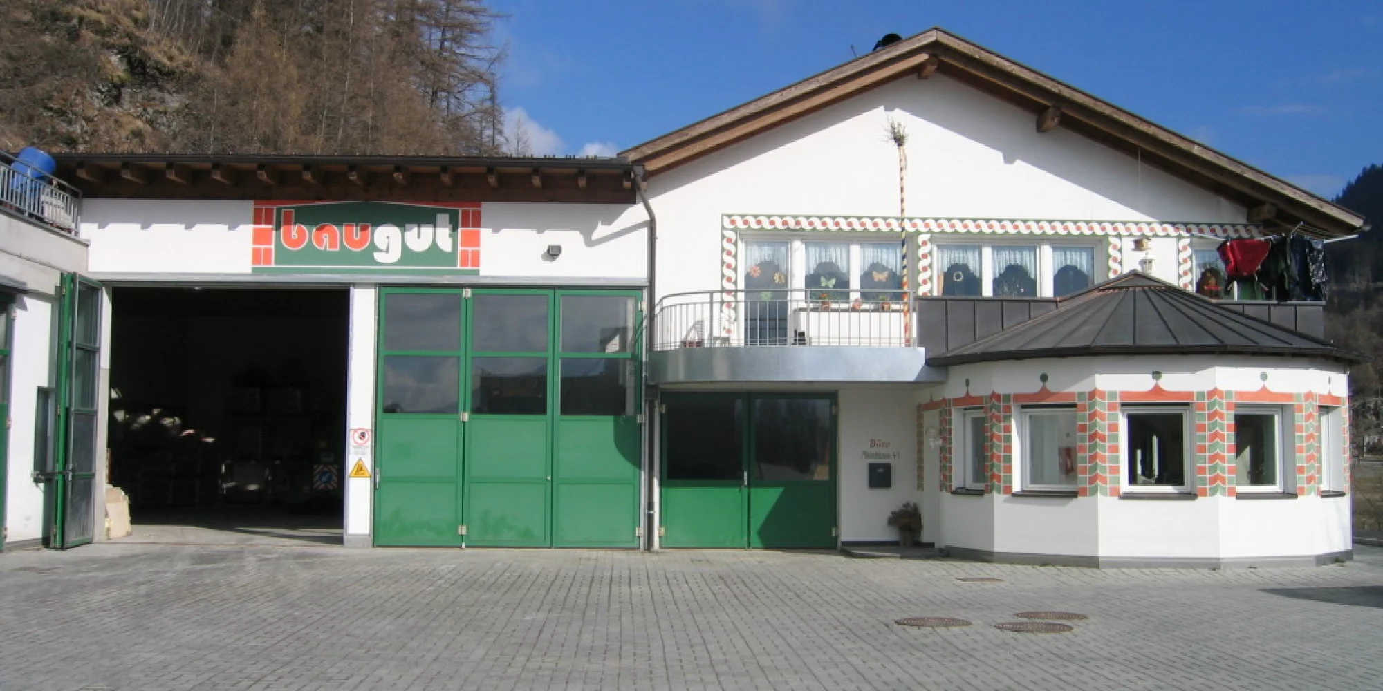 Baugut Firmengebäude